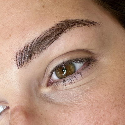 Microblading Sopracciglia a Torino: La Tecnica per Sopracciglia Definite e Naturali